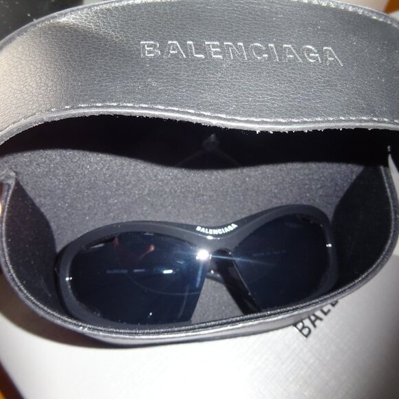 BALENCIAGA Sunglasses - Picture 9 of 11